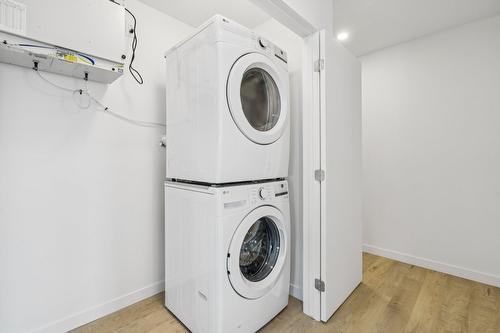 Laundry room - 2405-4955 Rue Des Ormes, Contrecoeur, QC - Indoor Photo Showing Laundry Room