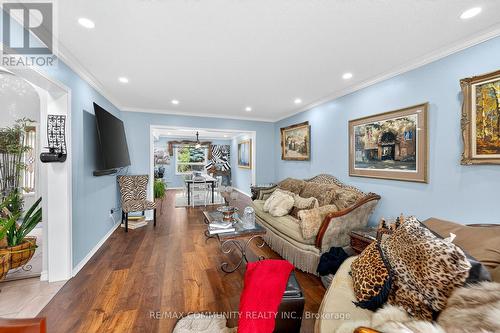 31 Withay Drive, Ajax, ON - Indoor Photo Showing Living Room