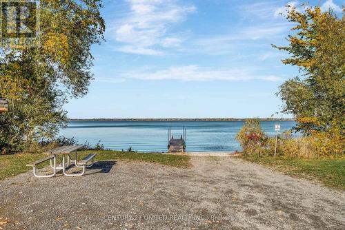 226 Prinyers Cove Crescent, Prince Edward County (North Marysburg Ward), ON 