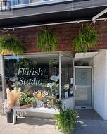 3130 DUNDAS STREET W  Toronto, ON M6P 2A1