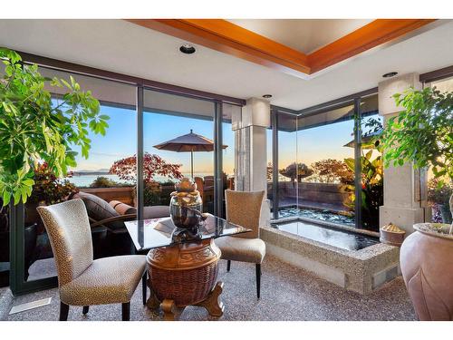 14971 Prospect Avenue, White Rock, BC -  Photo Showing Living Room