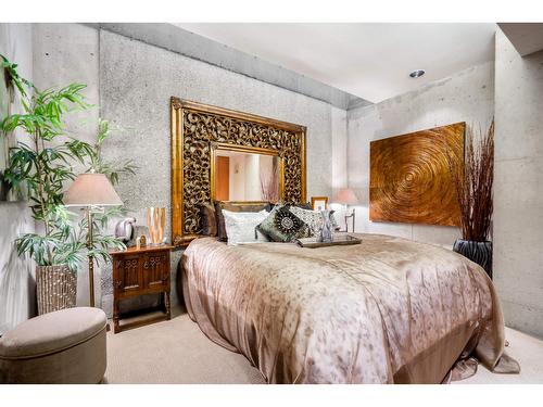 14971 Prospect Avenue, White Rock, BC - Indoor Photo Showing Bedroom