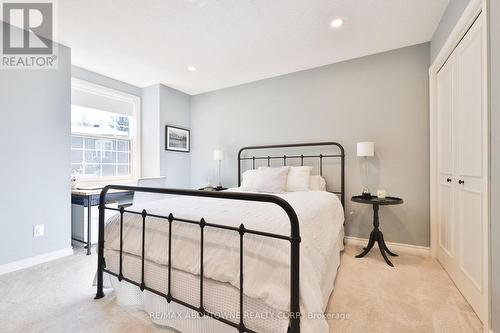 206 Rossmore Boulevard, Burlington, ON - Indoor Photo Showing Bedroom