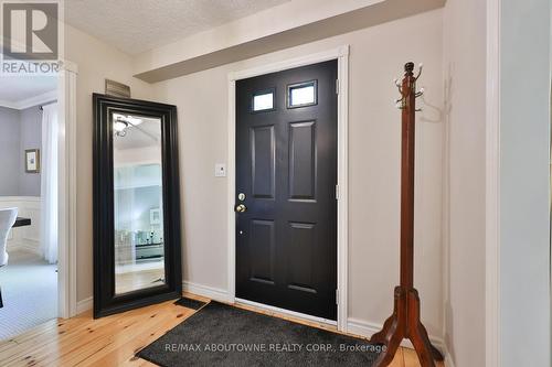 206 Rossmore Boulevard, Burlington, ON - Indoor Photo Showing Other Room