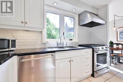 206 Rossmore Boulevard, Burlington, ON - Indoor Photo Showing Kitchen With Stainless Steel Kitchen With Upgraded Kitchen