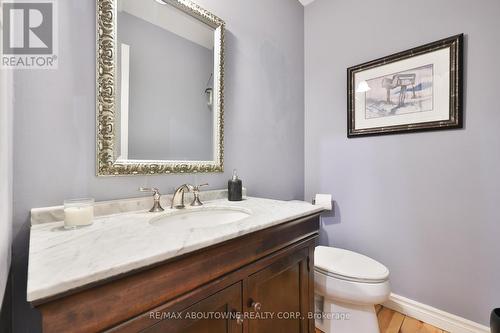 206 Rossmore Boulevard, Burlington, ON - Indoor Photo Showing Bathroom