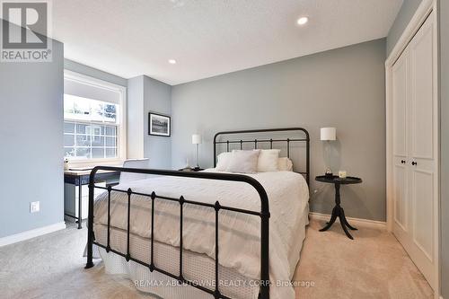 206 Rossmore Boulevard, Burlington, ON - Indoor Photo Showing Bedroom