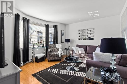 3 Butterworth Place, St. John'S, NL - Indoor Photo Showing Living Room