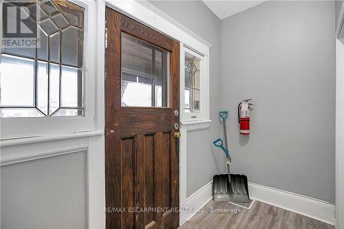 133 Park Row N, Hamilton, ON - Indoor Photo Showing Other Room
