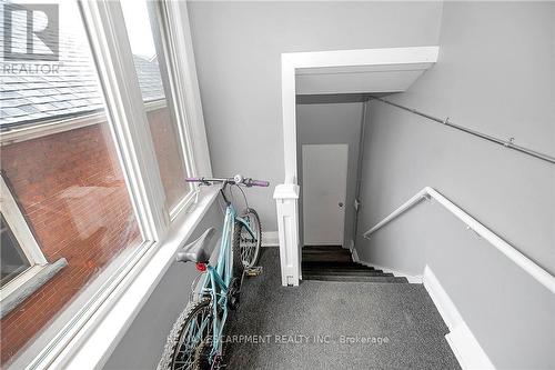 133 Park Row N, Hamilton, ON - Indoor Photo Showing Other Room