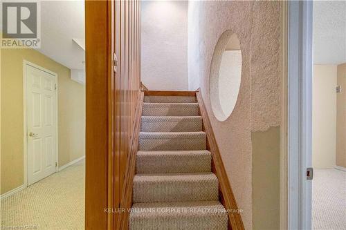 2 Robespierre Court, Hamilton, ON - Indoor Photo Showing Other Room