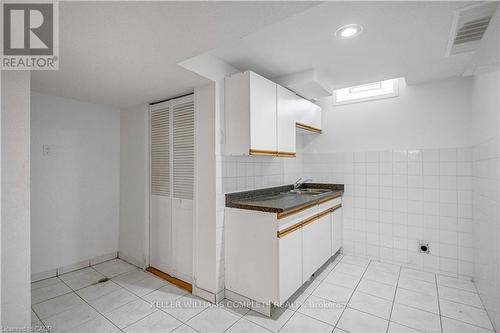 2 Robespierre Court, Hamilton, ON - Indoor