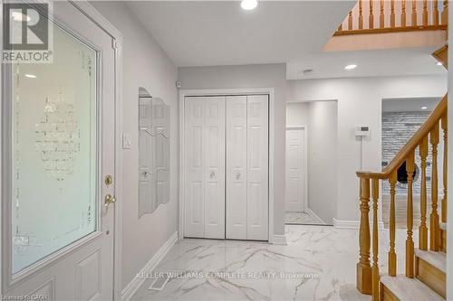 2 Robespierre Court, Hamilton, ON - Indoor Photo Showing Other Room