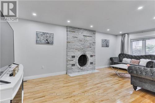 2 Robespierre Court, Hamilton, ON - Indoor