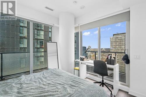 4209 - 115 Blue Jays Way, Toronto, ON - Indoor