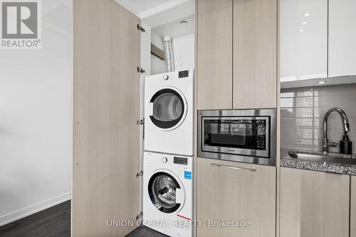 4209 - 115 Blue Jays Way, Toronto, ON - Indoor Photo Showing Laundry Room