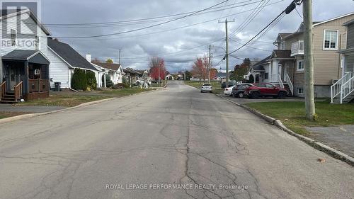 216 -218 Nelson Street E, Hawkesbury, ON 