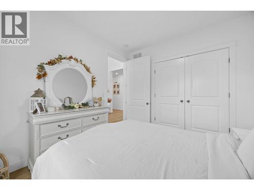 921 Mt Griffin Road Lot# 031-034-98, Vernon, BC - Indoor Photo Showing Bedroom