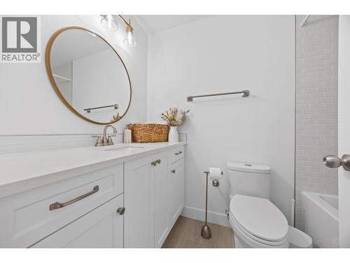 921 Mt Griffin Road Lot# 031-034-98, Vernon, BC - Indoor Photo Showing Bathroom