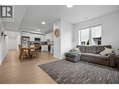 921 Mt Griffin Road Lot# 031-034-98, Vernon, BC - Indoor Photo Showing Living Room