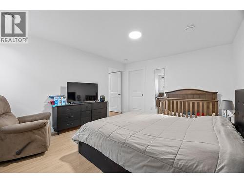 921 Mt Griffin Road Lot# 031-034-98, Vernon, BC - Indoor Photo Showing Bedroom