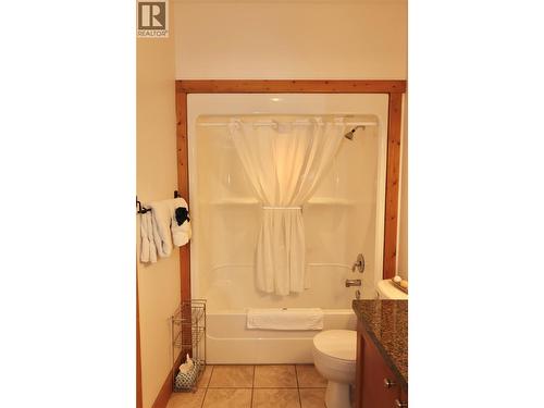 5401 Lakeshore Drive Unit# 205, Osoyoos, BC - Indoor Photo Showing Bathroom