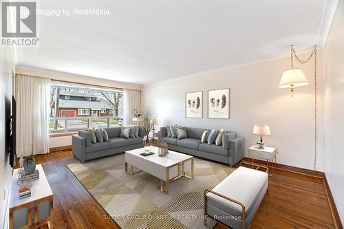 126 Angelene Street, Mississauga, ON - Indoor Photo Showing Living Room