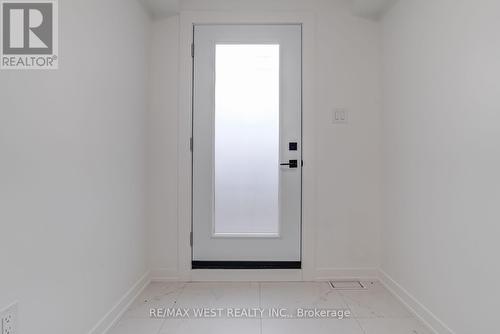 Lower - 152 Clarence Street, Brampton, ON - Indoor Photo Showing Other Room