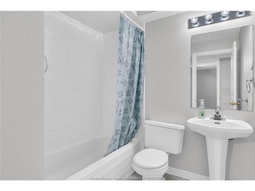 674 Labute, Tecumseh, ON 