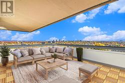 PH4 - 158C MCARTHUR AVENUE  Ottawa, ON K1L 8C9