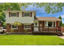 12 DONALDA Drive  Chatham, ON N7L 4J5