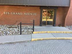 102-975 Grand Avenue WEST Chatham, ON N7L 2Y8