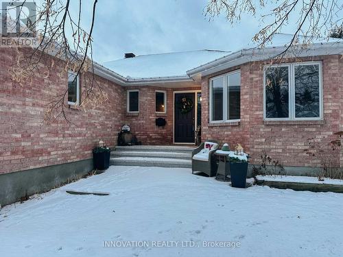 Two car garage w inside entry - 30 Randall James Drive, Ottawa, ON - Outdoor