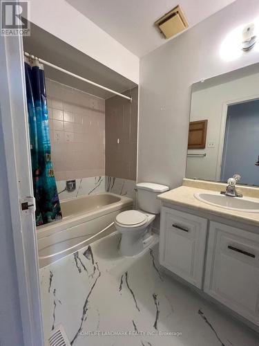 1016 Lucerne Crescent, Mississauga, ON - Indoor Photo Showing Bathroom
