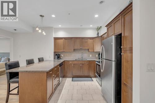 3832 Old Okanagan Highway Unit# 3305, West Kelowna, BC - Indoor Photo Showing Kitchen