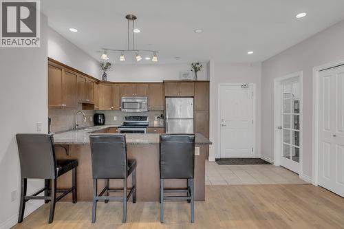 3832 Old Okanagan Highway Unit# 3305, West Kelowna, BC - Indoor Photo Showing Kitchen