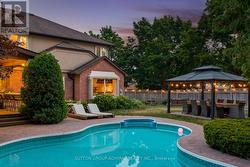 18 TANNERY COURT  Richmond Hill, ON L4C 7V4