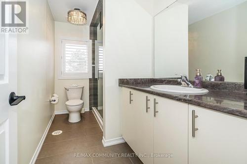 2057 Cliff Road, Mississauga, ON - Indoor Photo Showing Bathroom