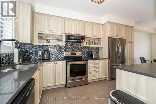 2057 Cliff Road, Mississauga, ON - Indoor Photo Showing Kitchen With Stainless Steel Kitchen With Double Sink