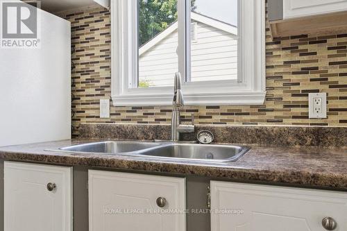 1036 Vista Barrett Private, Ottawa, ON - Indoor Photo Showing Kitchen With Double Sink