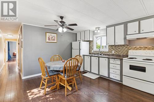 1036 Vista Barrett Private, Ottawa, ON - Indoor Photo Showing Kitchen
