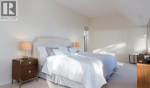 1159 Eyremount Drive, West Vancouver, BC - Indoor Photo Showing Bedroom