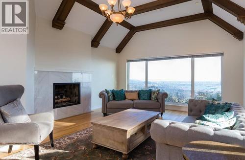 1159 Eyremount Drive, West Vancouver, BC - Indoor Photo Showing Living Room With Fireplace
