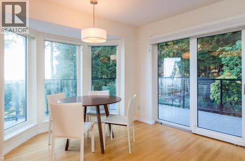 1159 Eyremount Drive, West Vancouver, BC - Indoor Photo Showing Dining Room
