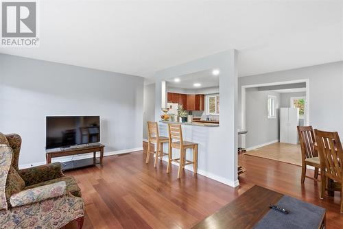 1039 Sheppards Ln, Spragge, ON - Indoor Photo Showing Living Room