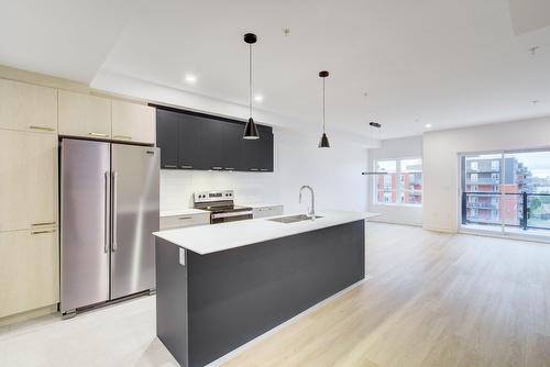 Cuisine - 204-210 Rue St-Paul, Saint-Jean-Sur-Richelieu, QC - Indoor Photo Showing Kitchen With Upgraded Kitchen