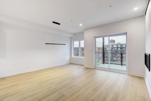 Vue d'ensemble - 204-210 Rue St-Paul, Saint-Jean-Sur-Richelieu, QC - Indoor Photo Showing Other Room