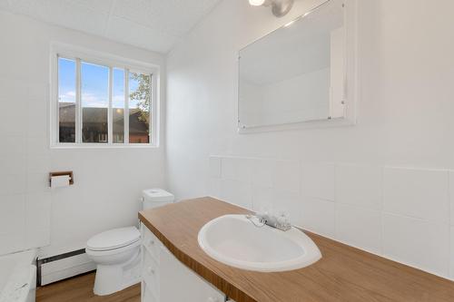 Bathroom - 535 Rue Papineau, Sherbrooke (Fleurimont), QC - Indoor Photo Showing Bathroom