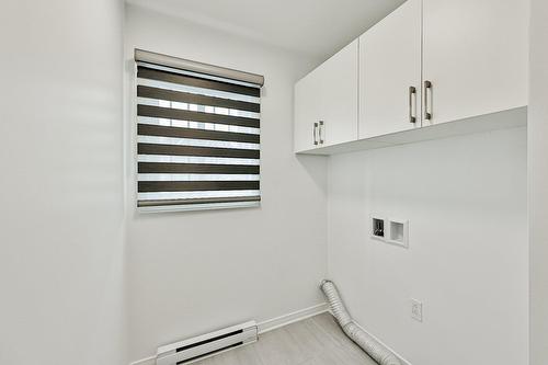 Salle d'eau - 319  - 321 Rue Blainville E., Sainte-Thérèse, QC - Indoor Photo Showing Other Room