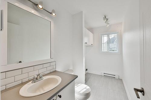 Salle d'eau - 319  - 321 Rue Blainville E., Sainte-Thérèse, QC - Indoor Photo Showing Bathroom